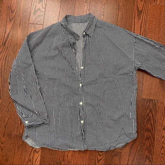 🖤 STRIPED BUTTON UP 🖤 - Picture 7 of 7